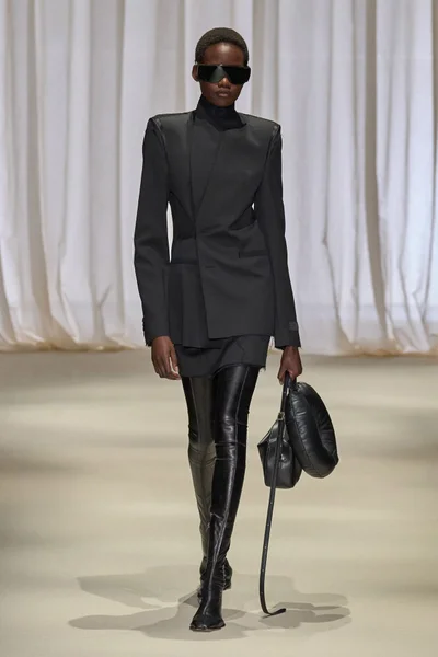 Look 5